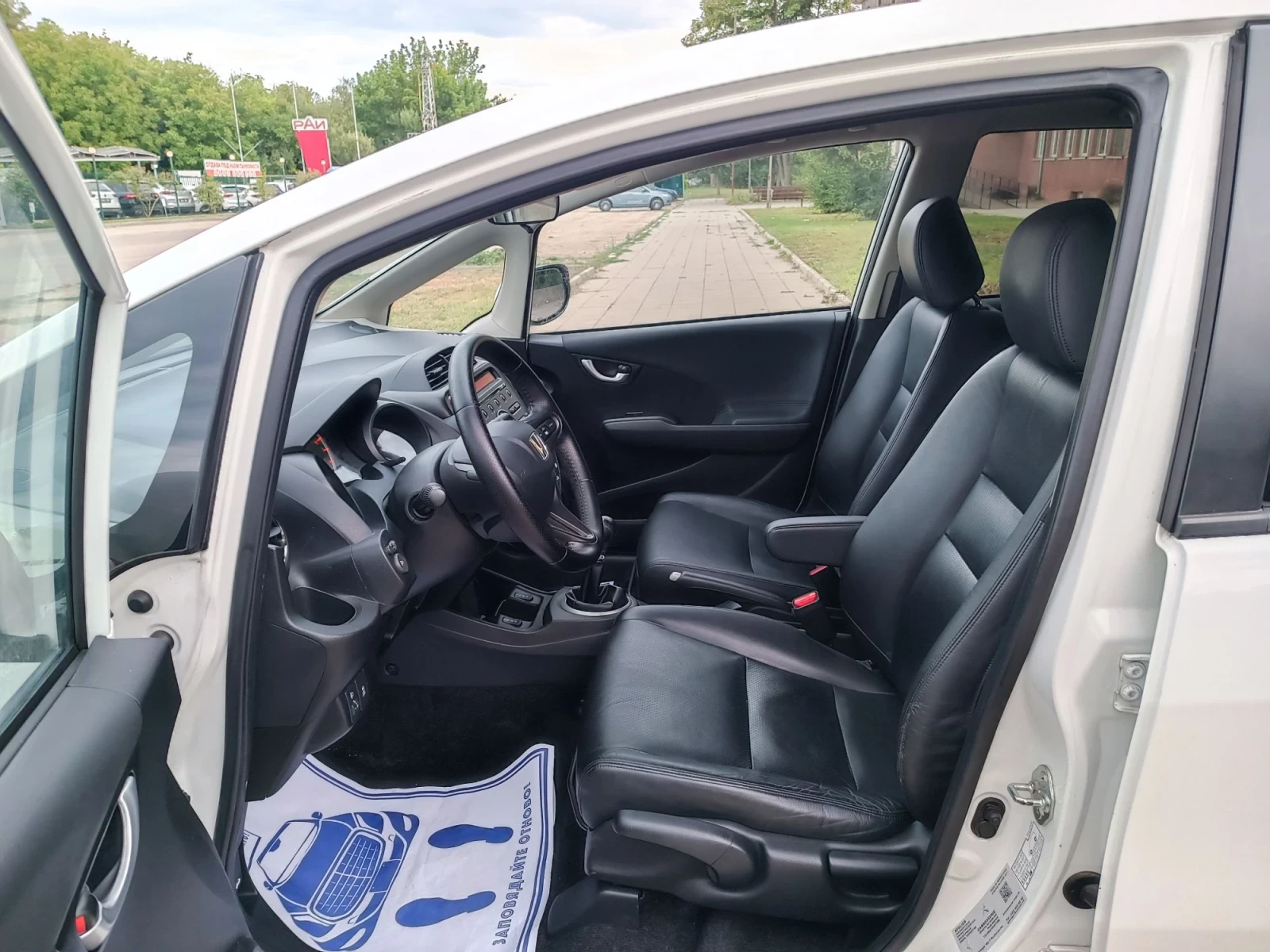 Honda Jazz 1.4i-99кс-ШВЕЙЦАРИЯ-РЪЧКА, снимка 9 - Автомобили и джипове - 55607200