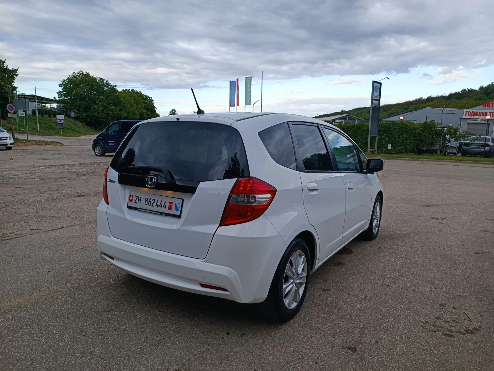 Honda Jazz 1.4i-99кс-ШВЕЙЦАРИЯ-РЪЧКА, снимка 3 - Автомобили и джипове - 55607200