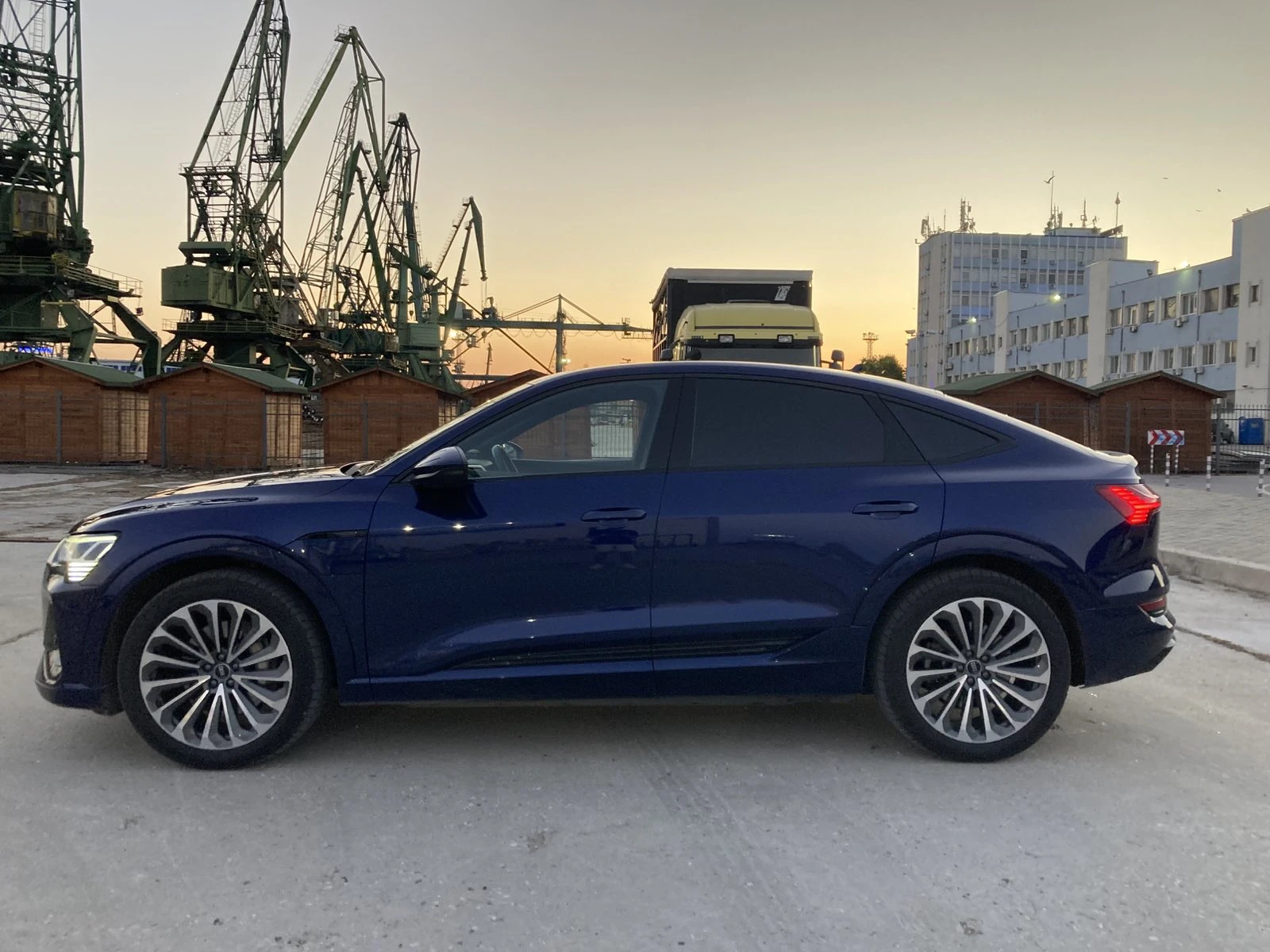 Audi E-Tron 55 Sportback S Line, снимка 7 - Автомобили и джипове - 55621803