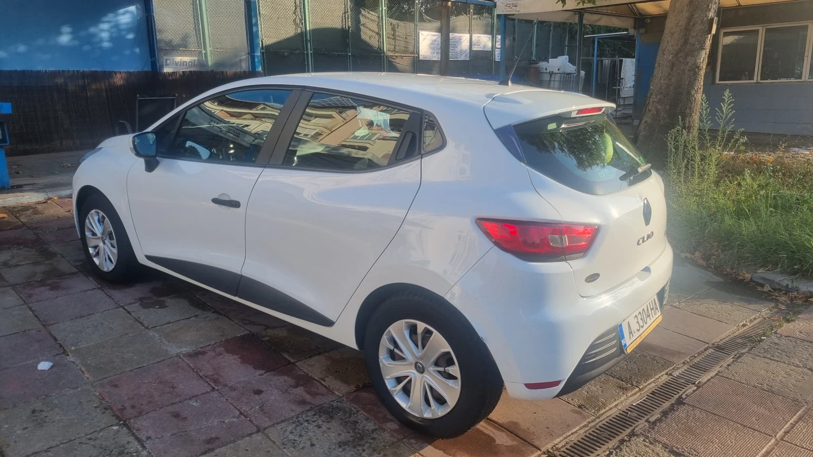 Renault Clio, снимка 2 - Автомобили и джипове - 55646722