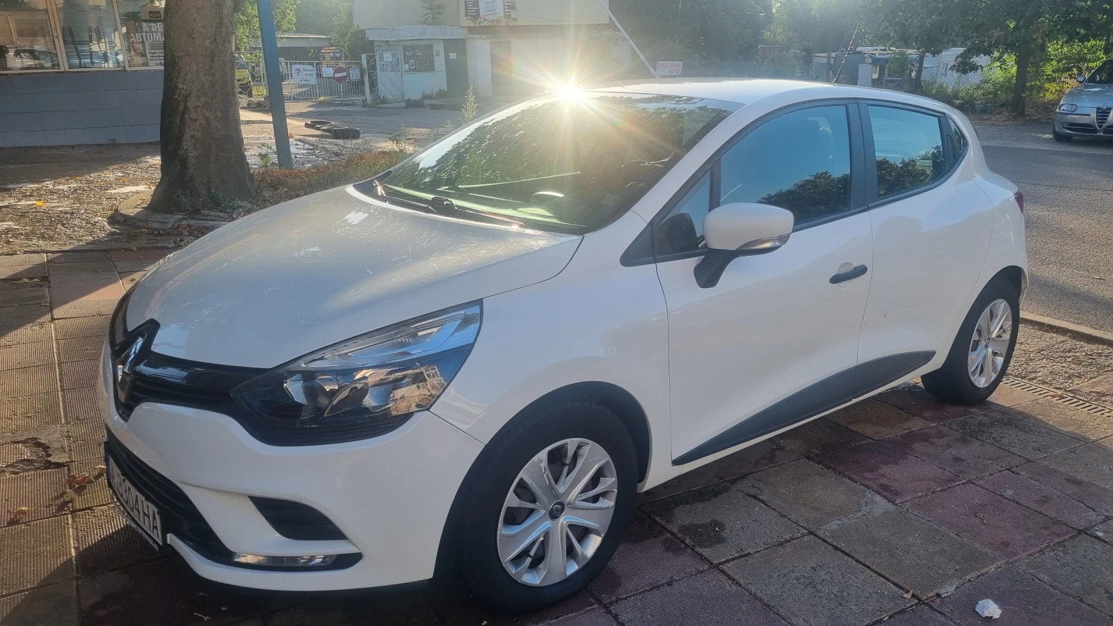 Renault Clio, снимка 5 - Автомобили и джипове - 55646722