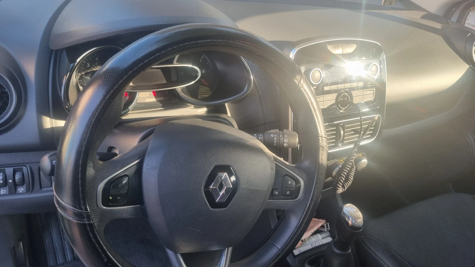 Renault Clio, снимка 6 - Автомобили и джипове - 55646722