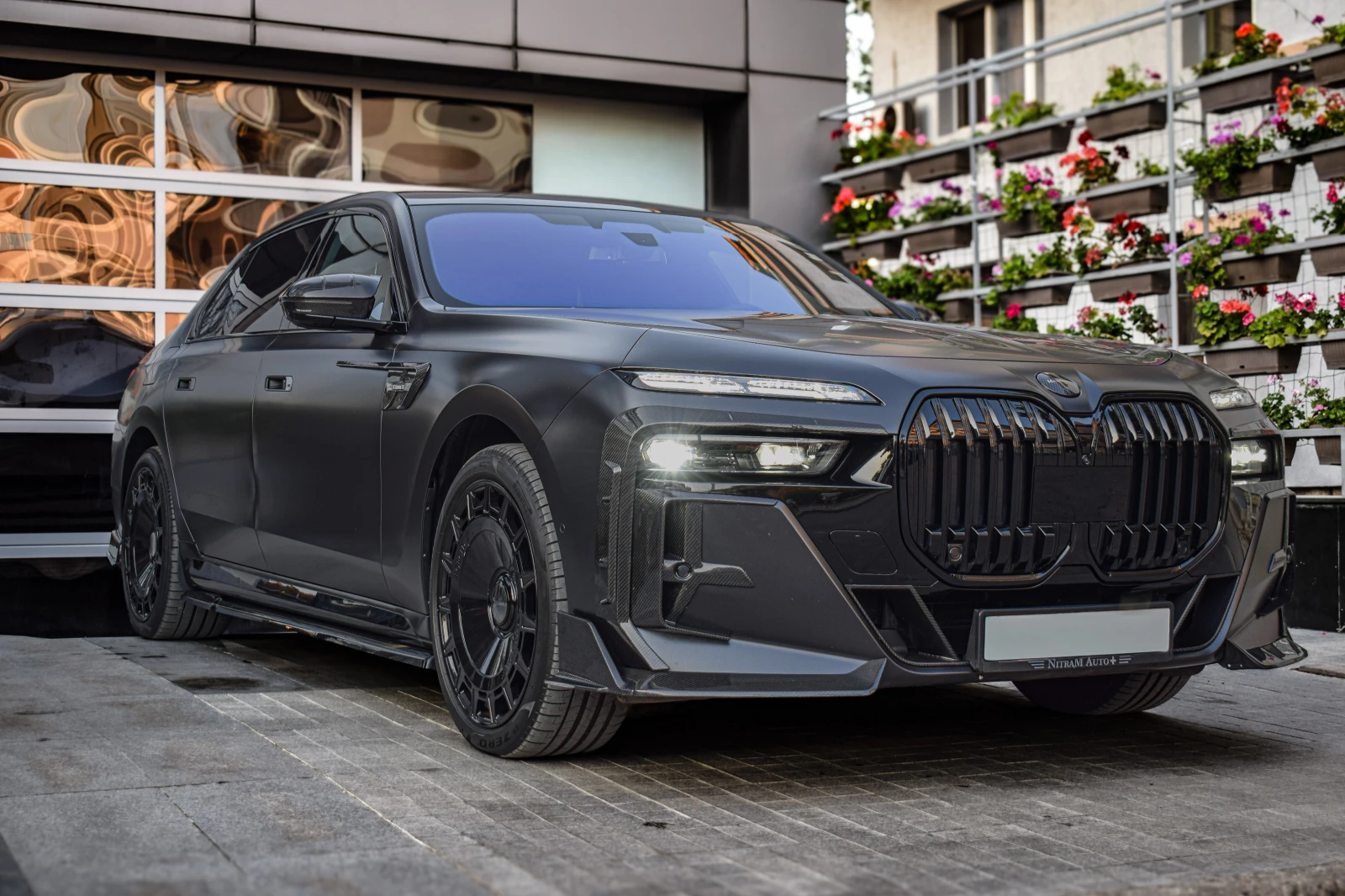 BMW 750 Mansory, снимка 2 - Автомобили и джипове - 55678752
