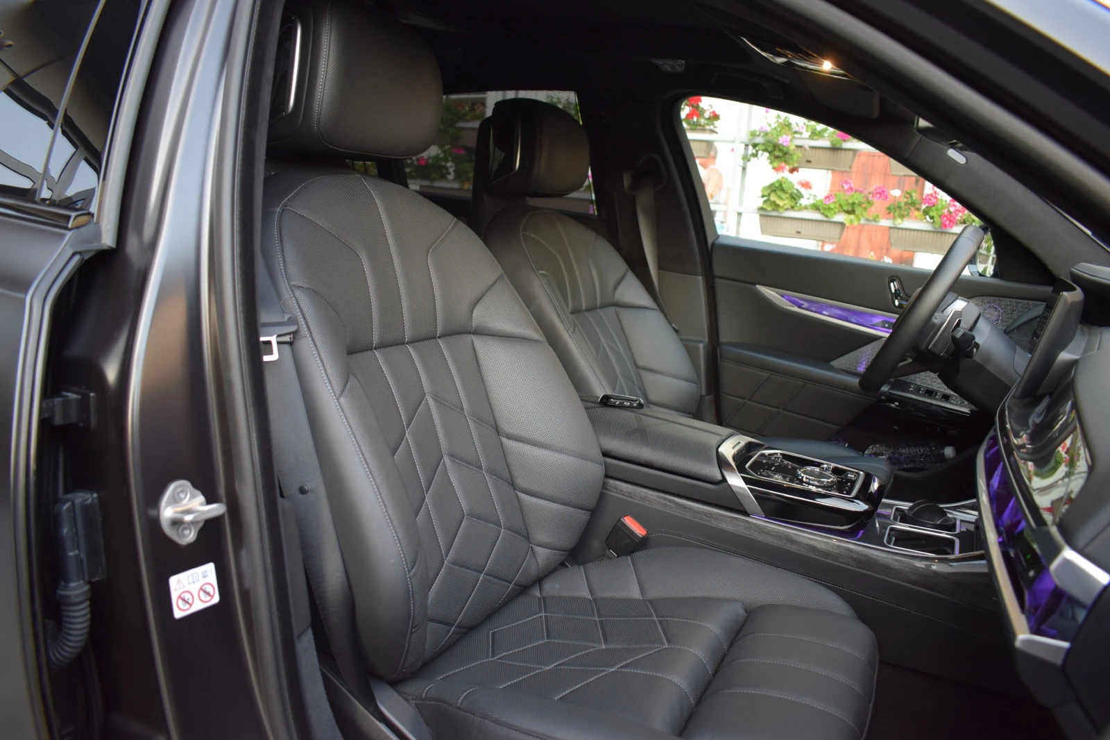 BMW 750 Mansory, снимка 8 - Автомобили и джипове - 55678752
