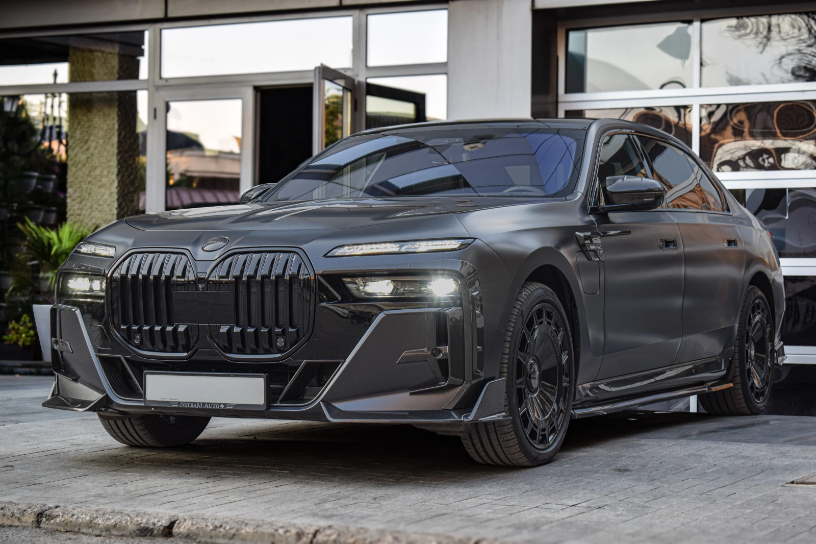 BMW 750 Mansory, снимка 3 - Автомобили и джипове - 55678752