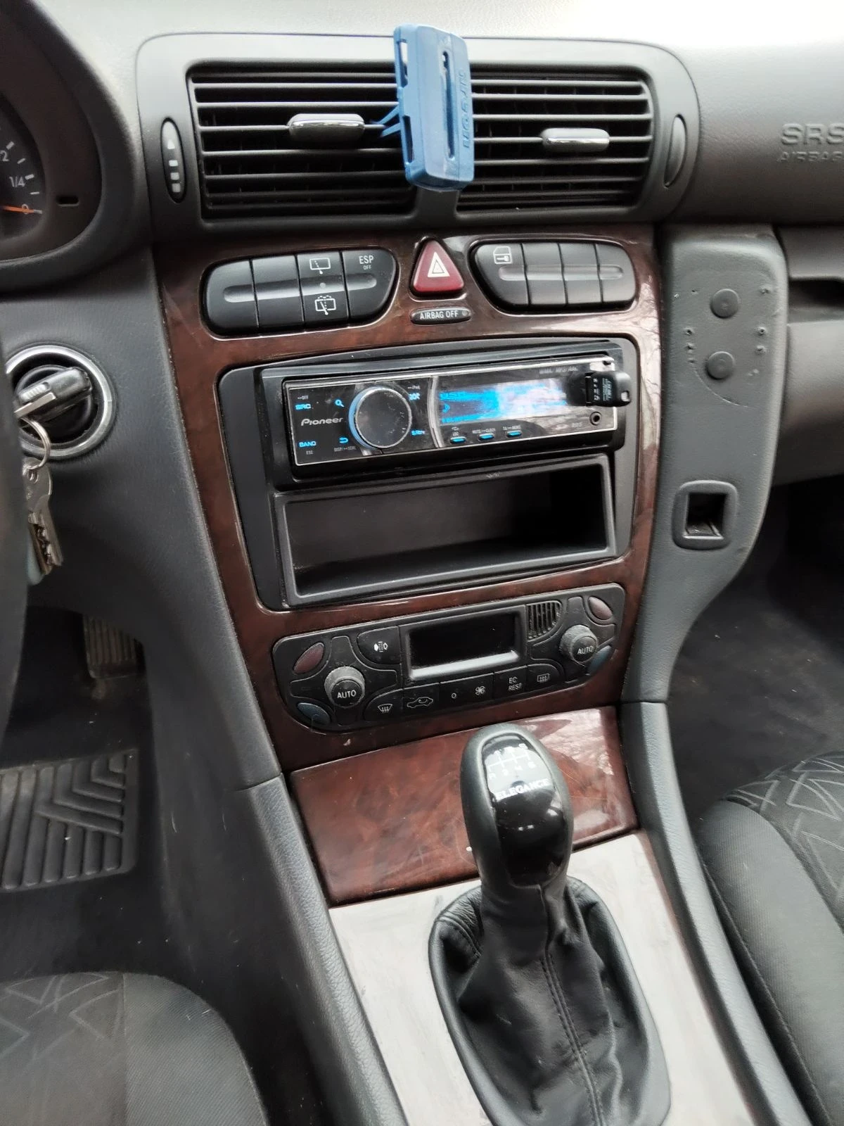 Mercedes-Benz C 200, снимка 7 - Автомобили и джипове - 55800871
