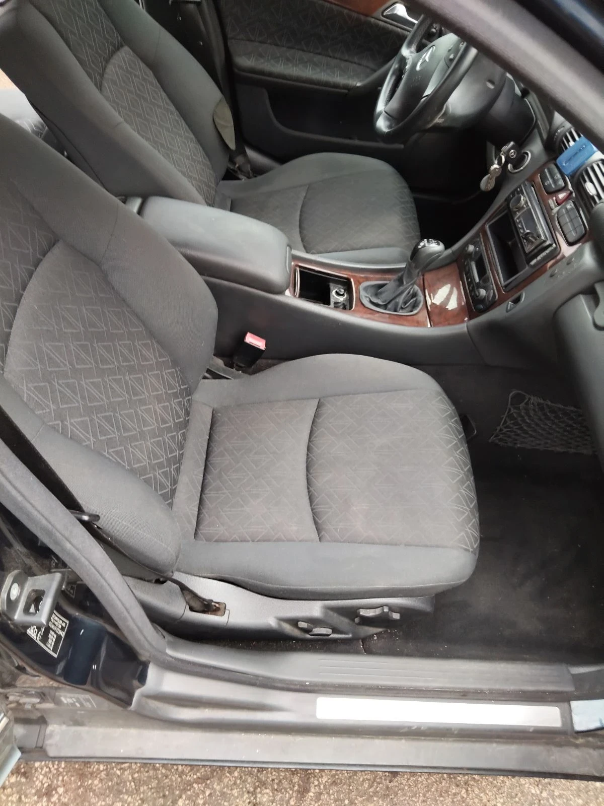 Mercedes-Benz C 200, снимка 8 - Автомобили и джипове - 55800871