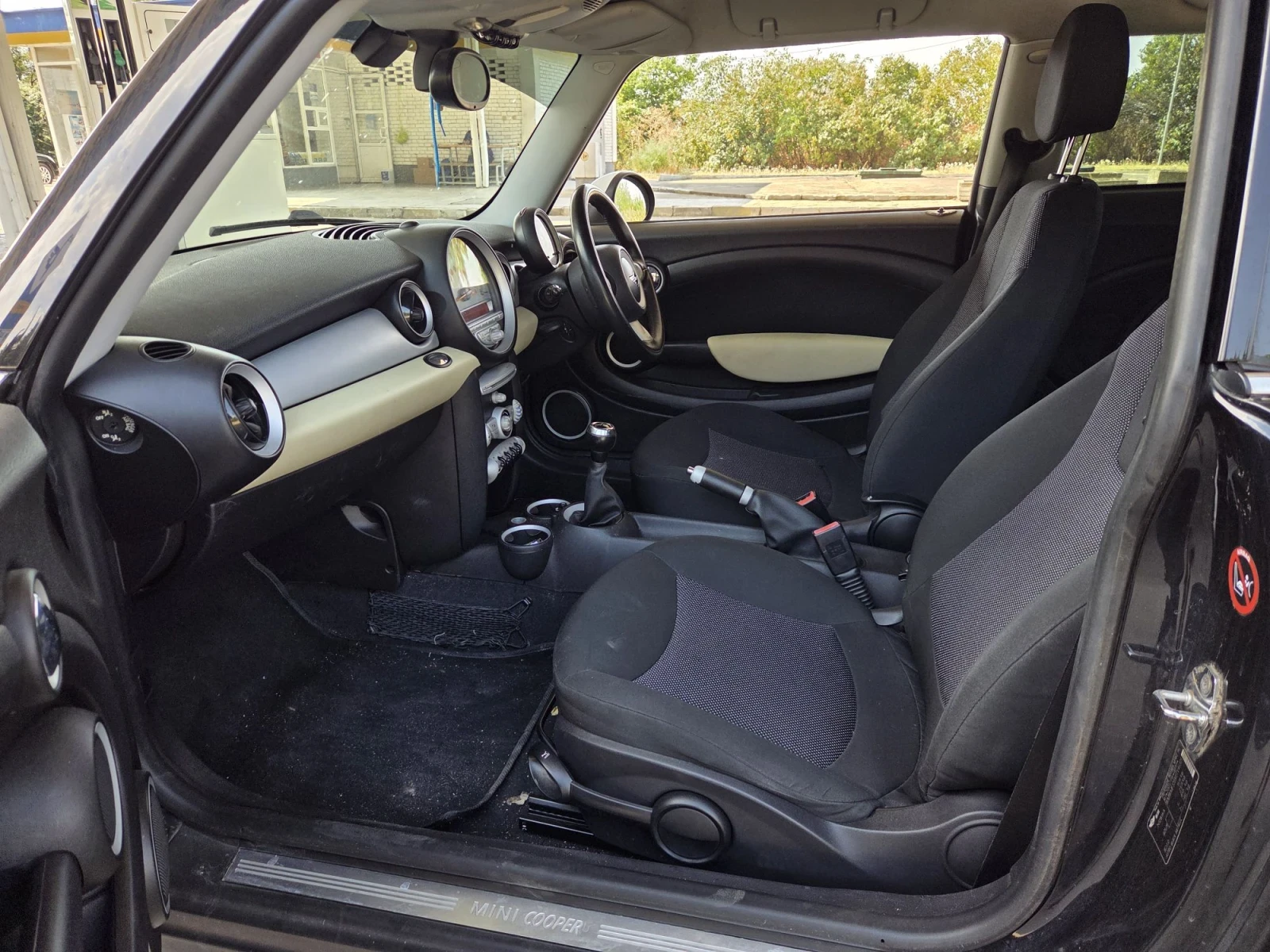 Mini Cooper 1, 6 benzin 6 skorosti, снимка 8 - Автомобили и джипове - 55811905