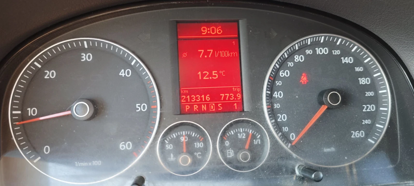 VW Touran Highline, снимка 14 - Автомобили и джипове - 56105382