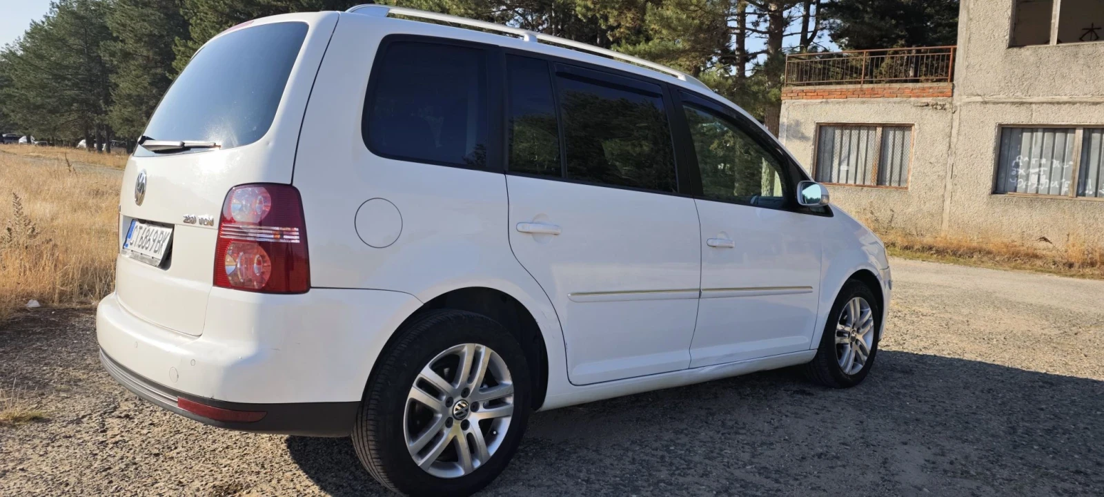 VW Touran Highline, снимка 6 - Автомобили и джипове - 56105382