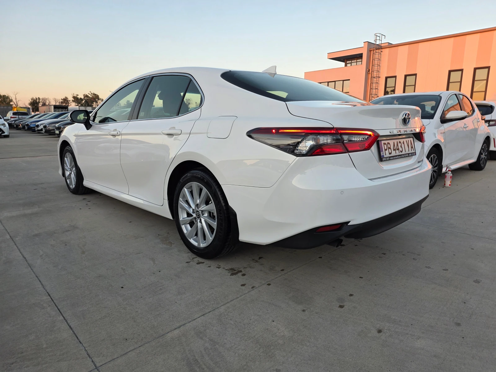 Toyota Camry  COMFORT 2.5 DUAL VVTI HYBRID B- ГАРАНЦИЯ ДО 2032г, снимка 3 - Автомобили и джипове - 56137318