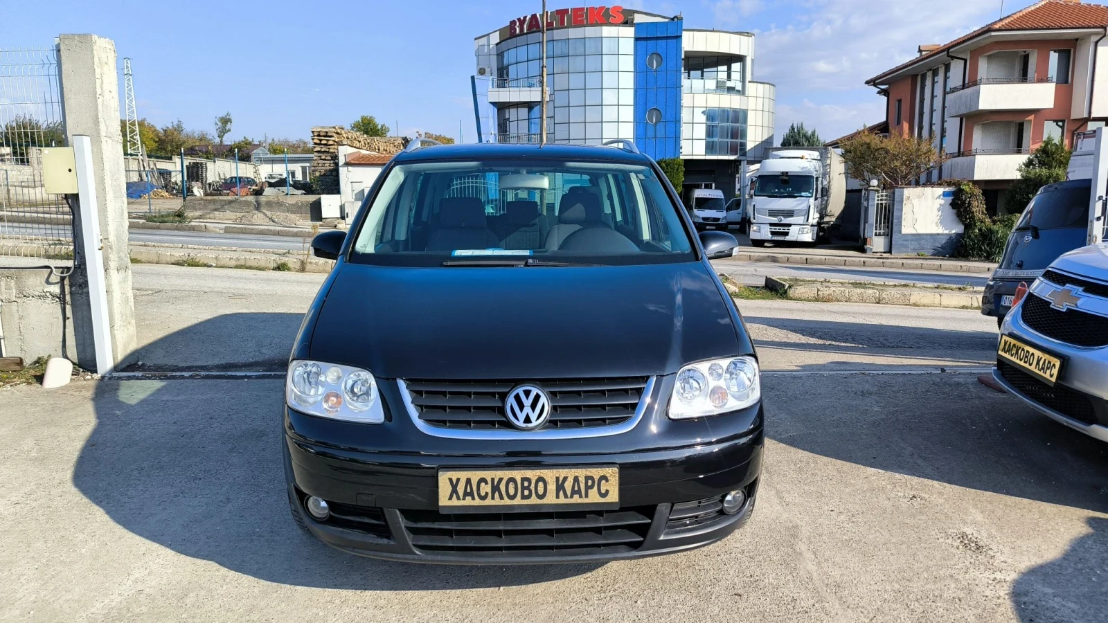VW Touran 2.0TD, снимка 2 - Автомобили и джипове - 56613419