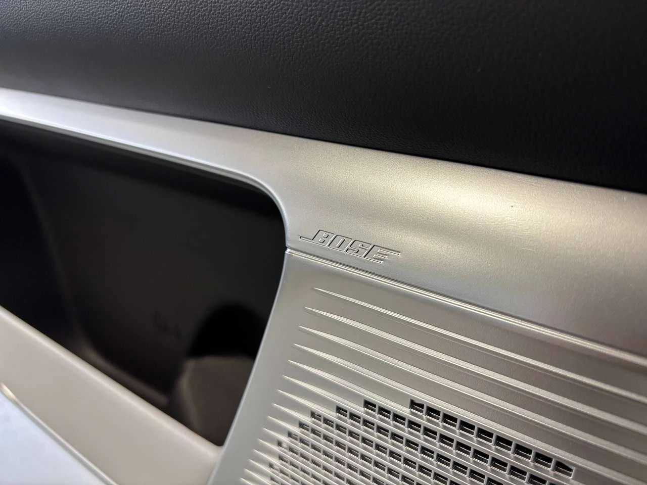Hyundai IONIQ 9 ULTIMATE| CALLIGRAPHY| AWD| NAV| HUD| MASSAGE| 6PA | Mobile.bg � ����������� 7