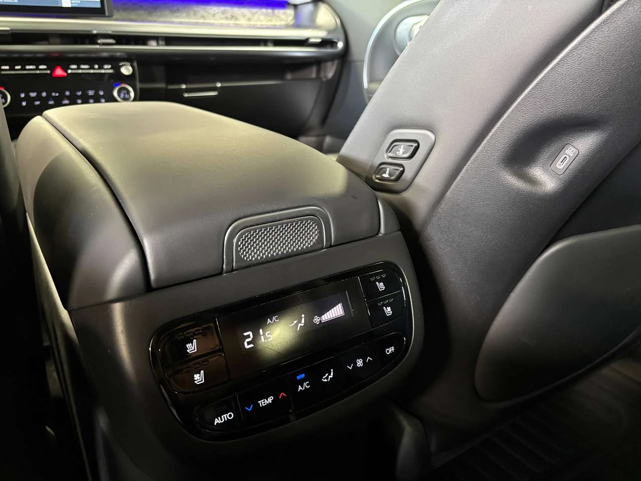 Hyundai IONIQ 9 ULTIMATE| CALLIGRAPHY| AWD| NAV| HUD| MASSAGE| 6PA | Mobile.bg � ����������� 10