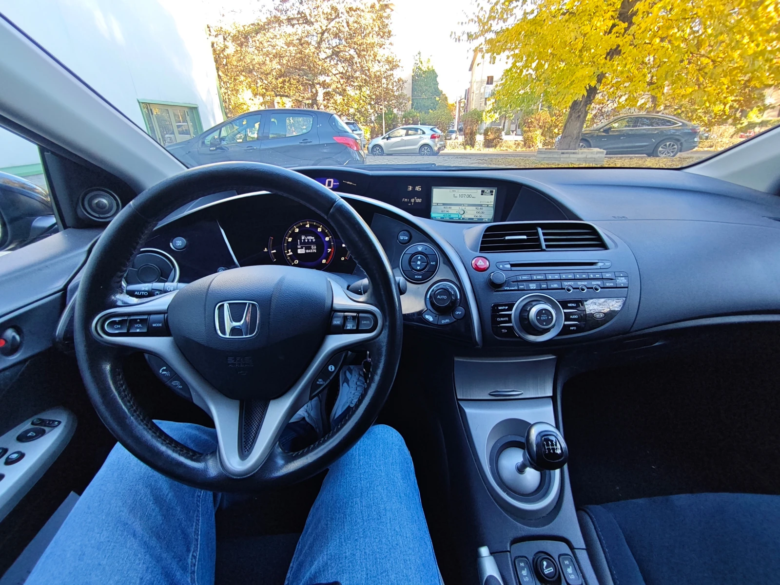 Honda Civic 1.8 i-VTEC , снимка 11 - Автомобили и джипове - 56656610
