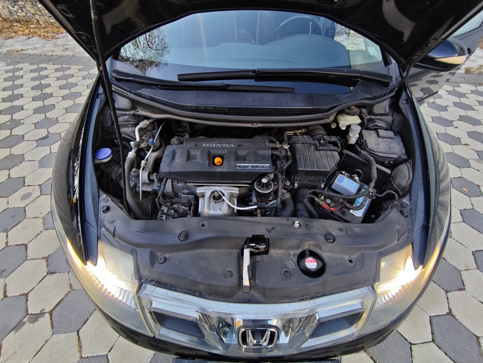 Honda Civic 1.8 i-VTEC , снимка 15 - Автомобили и джипове - 56656610