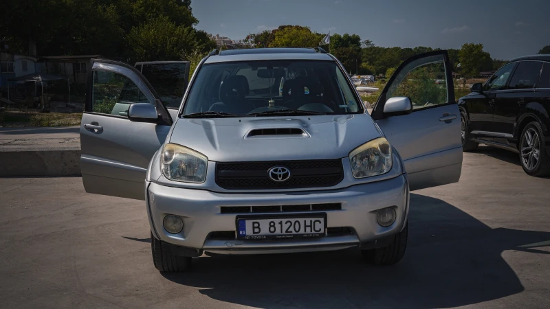 Toyota Rav4 4x4, снимка 3 - Автомобили и джипове - 47152637