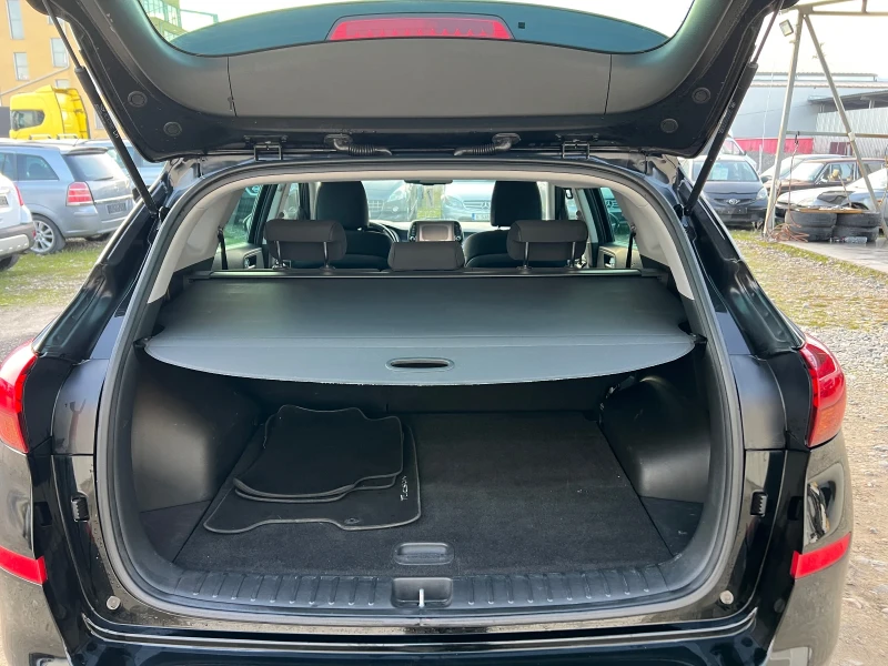 Hyundai Tucson 1.6CRDi-136к.с./360 камери/ Подгряване/Lane assist, снимка 9 - Автомобили и джипове - 52861524