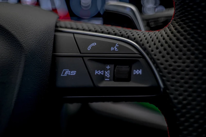 Audi RSQ8 Perf/Bang&Olufsen/Exclusiv/Dist/3D Камера/Пано, снимка 13 - Автомобили и джипове - 53225649