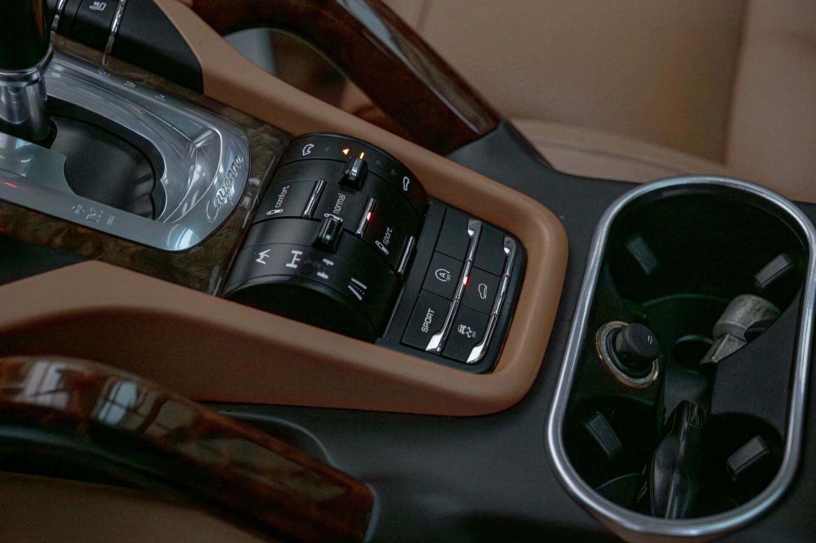 Porsche Cayenne 4.8 S/PDLS/Burmester/Club Sport/Пано/Обдухване/Chr, снимка 12 - Автомобили и джипове - 53966939