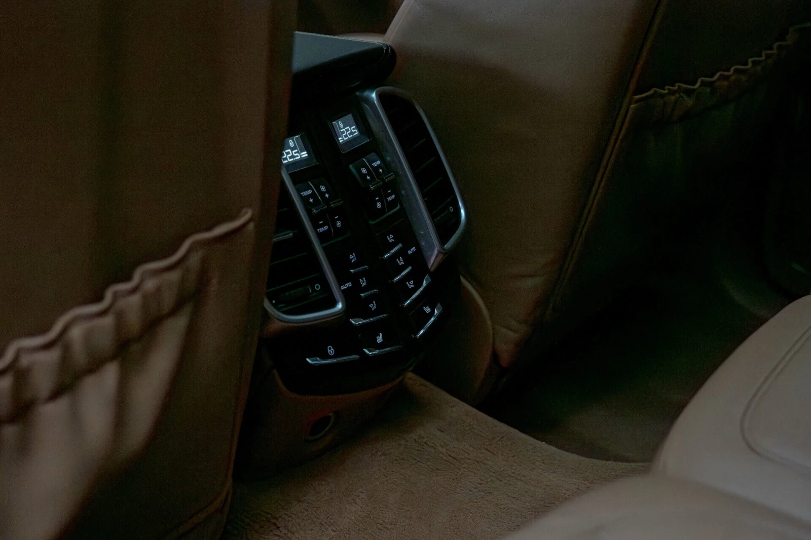 Porsche Cayenne 4.8 S/PDLS/Burmester/Club Sport/Пано/Обдухване/Chr, снимка 10 - Автомобили и джипове - 53966939