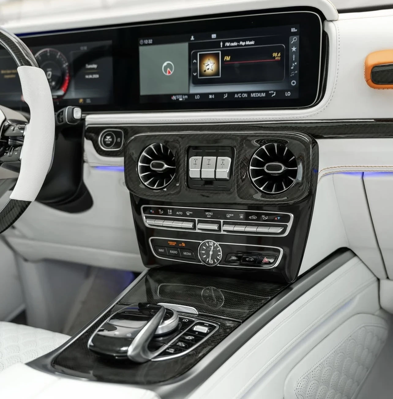 Mercedes-Benz G 63 AMG Brabus Package + Carbon, снимка 7 - Автомобили и джипове - 54230856