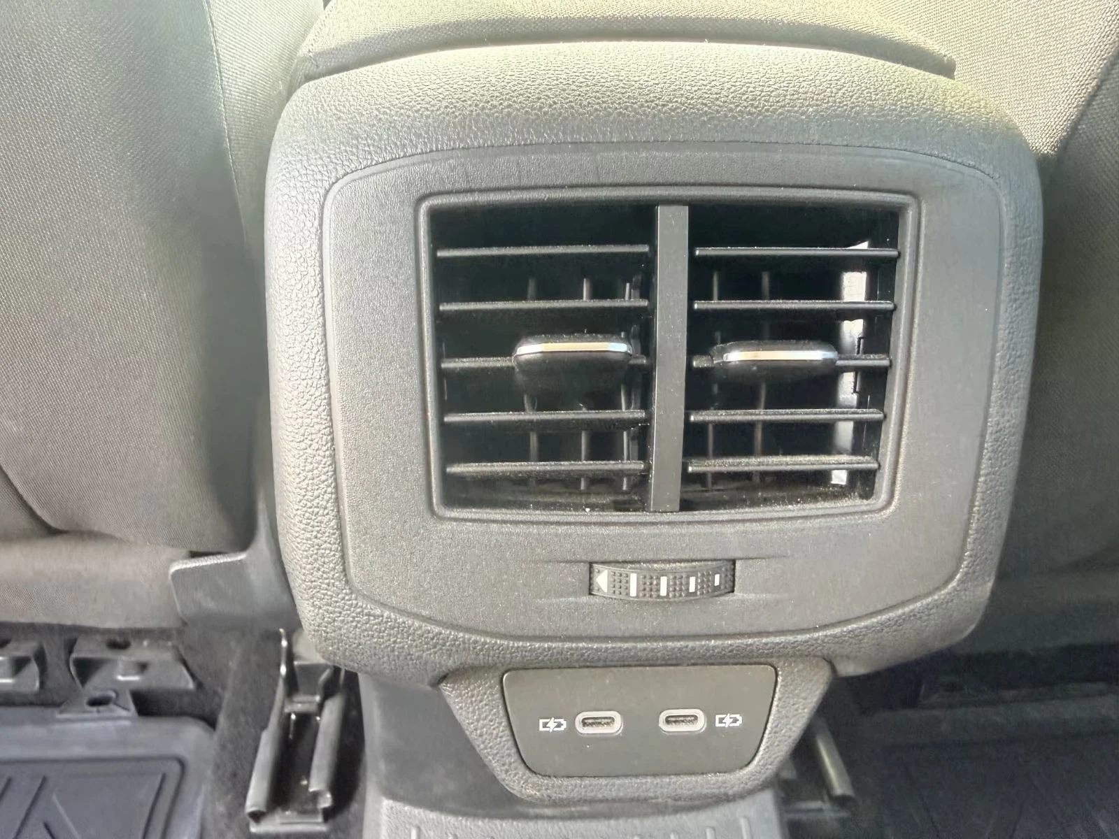 VW T-Roc 2.0TDI LIFE Q.DRIVE VIRTUAL COCKPIT CARPLAY PARК  , снимка 15 - Автомобили и джипове - 54771649