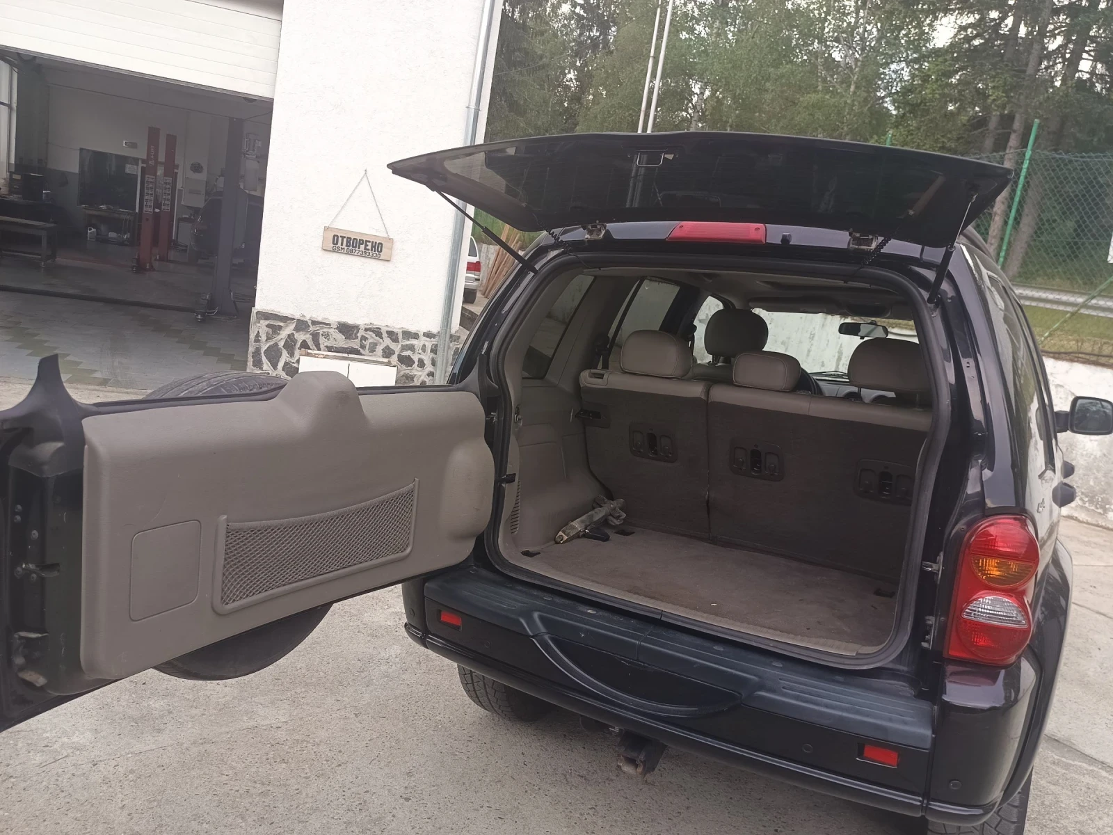 Jeep Cherokee, снимка 10 - Автомобили и джипове - 54873717