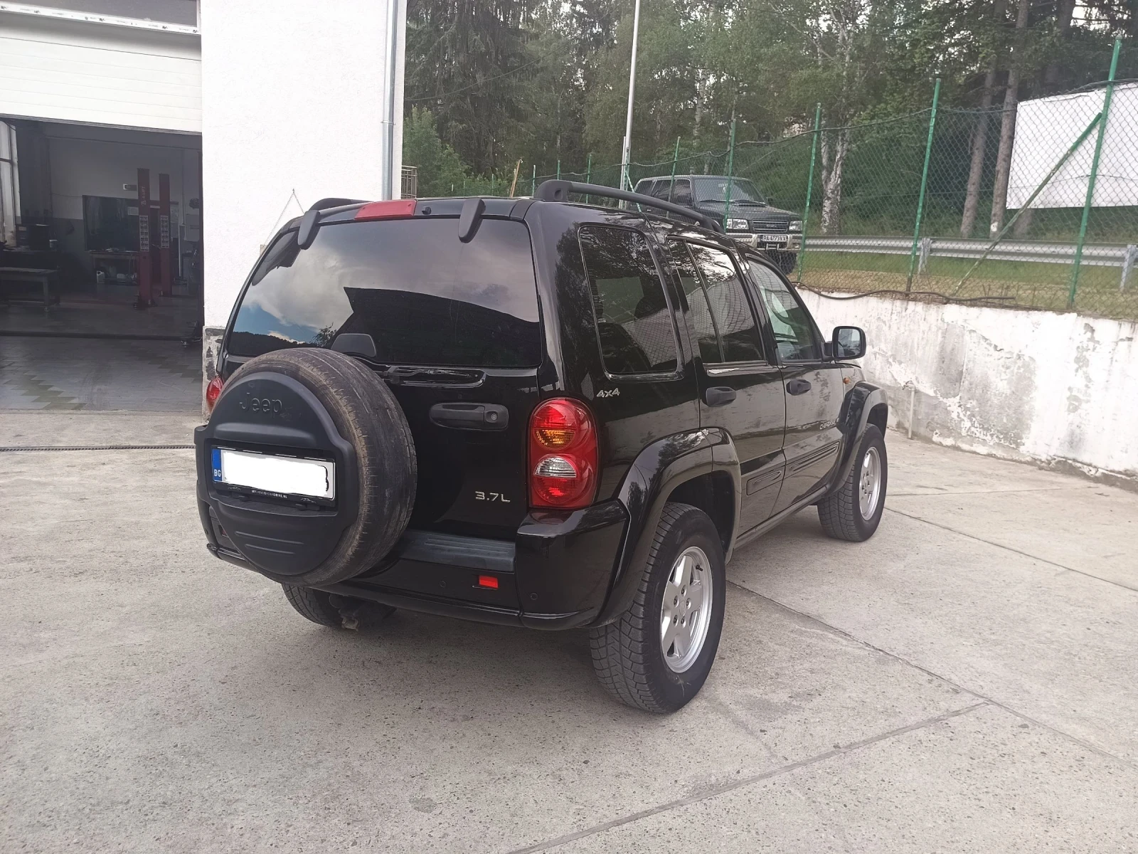 Jeep Cherokee, снимка 3 - Автомобили и джипове - 54873717