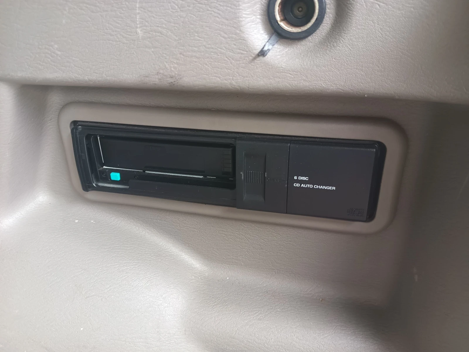 Jeep Cherokee, снимка 8 - Автомобили и джипове - 54873717