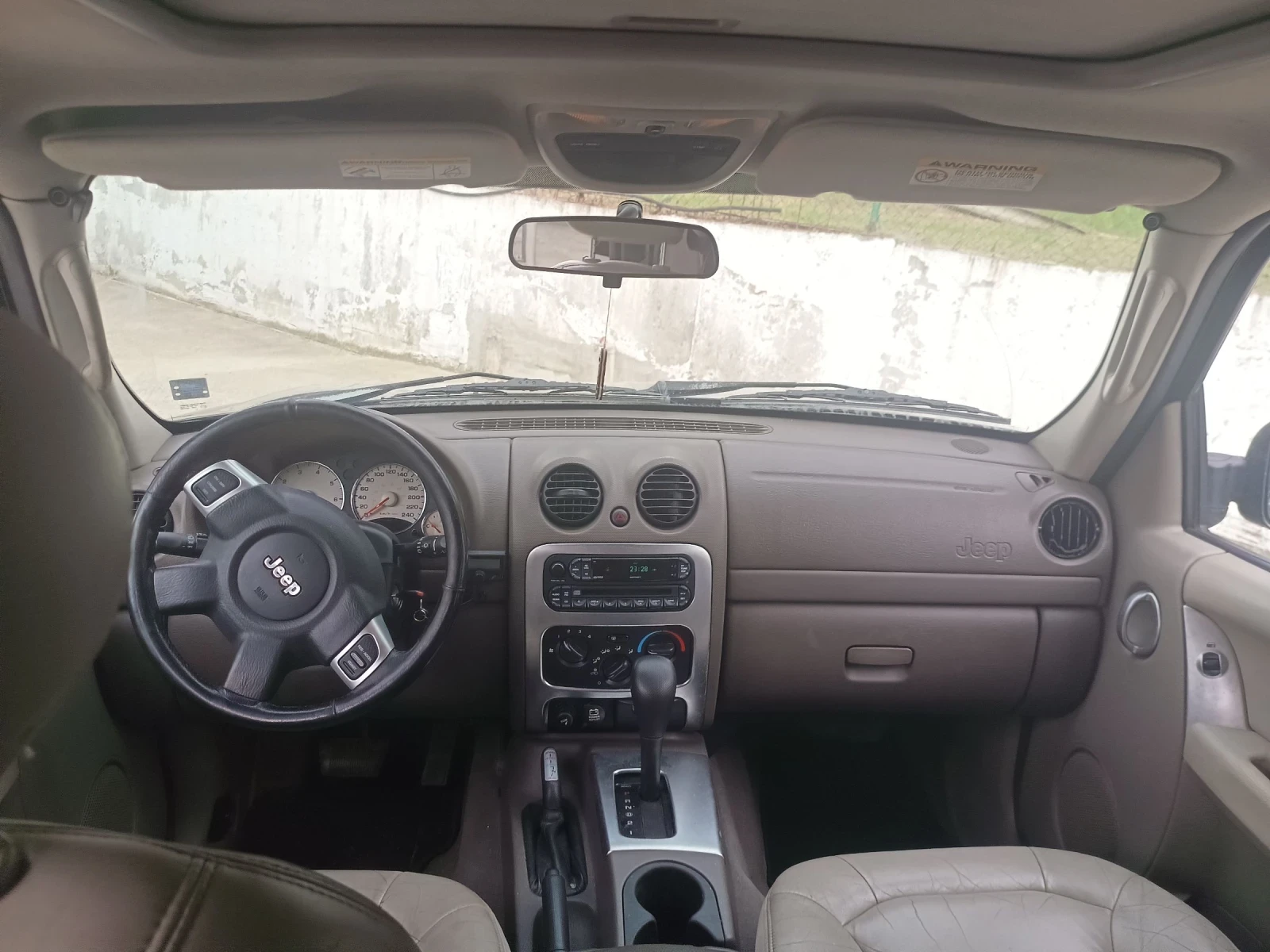 Jeep Cherokee, снимка 6 - Автомобили и джипове - 54873717