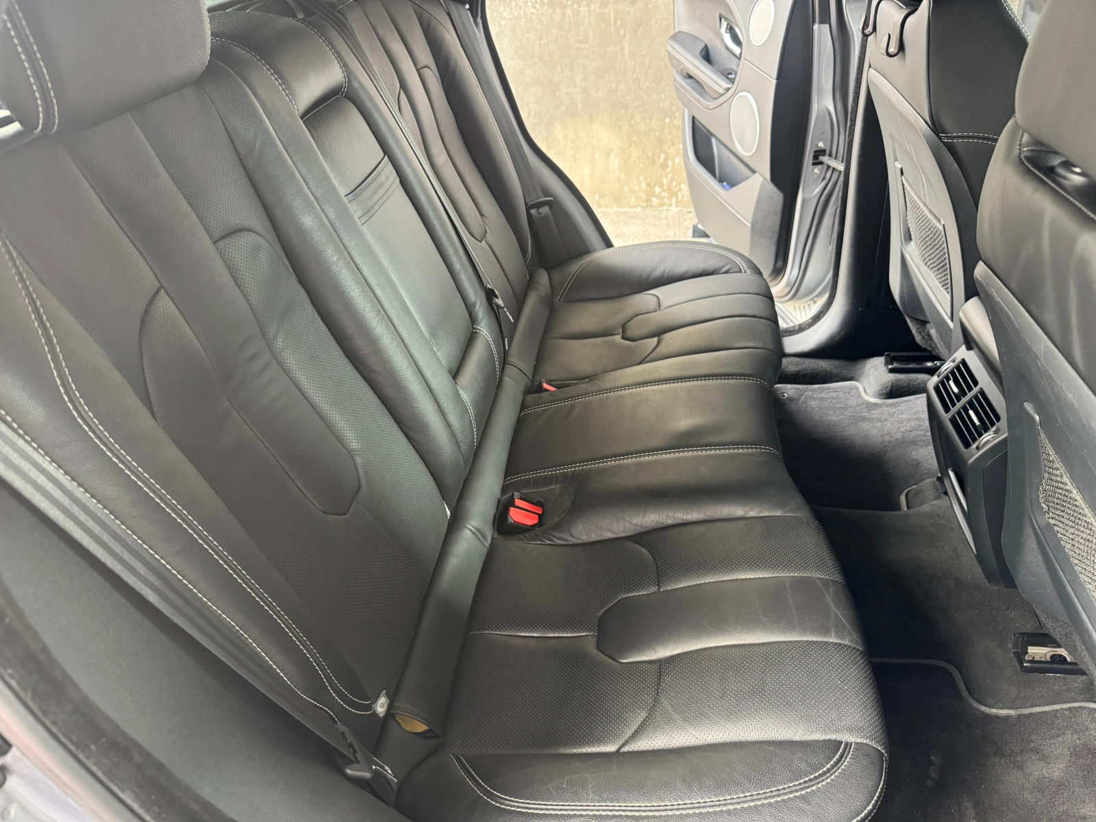 Land Rover Range Rover Evoque 2.2 D 4x4, снимка 9 - Автомобили и джипове - 55067228