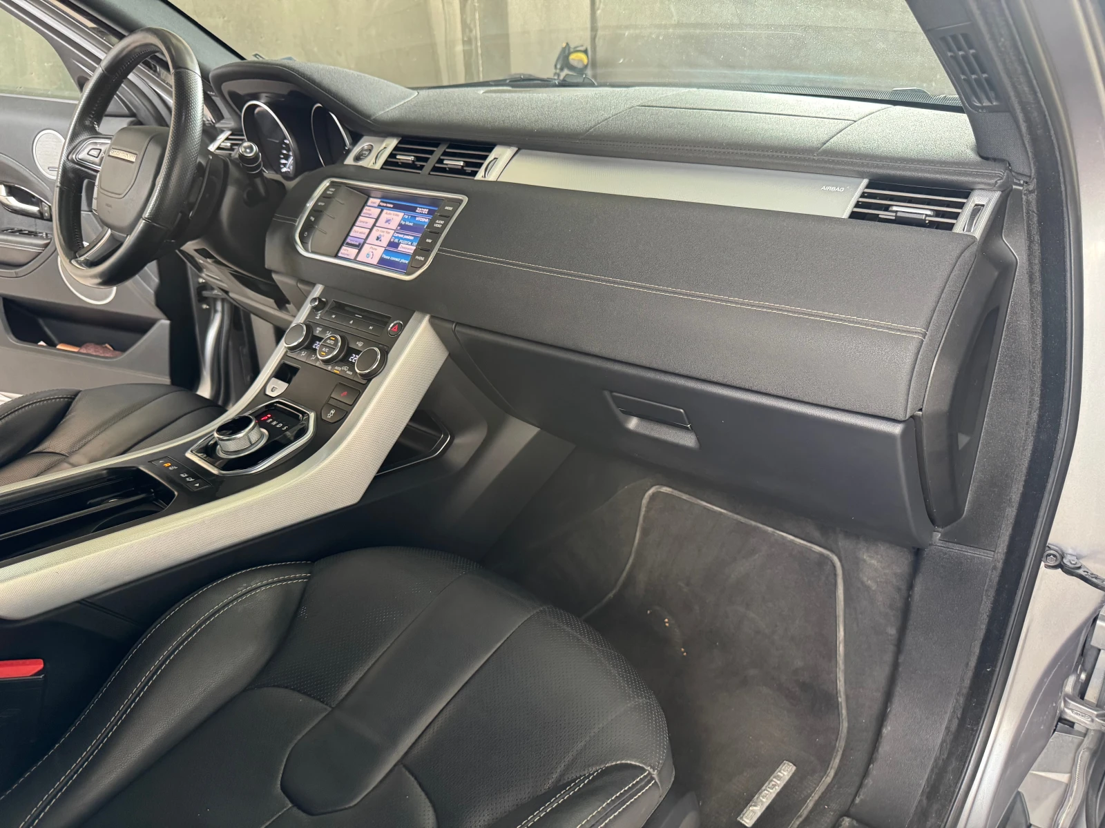 Land Rover Range Rover Evoque 2.2 D 4x4, снимка 10 - Автомобили и джипове - 55067228