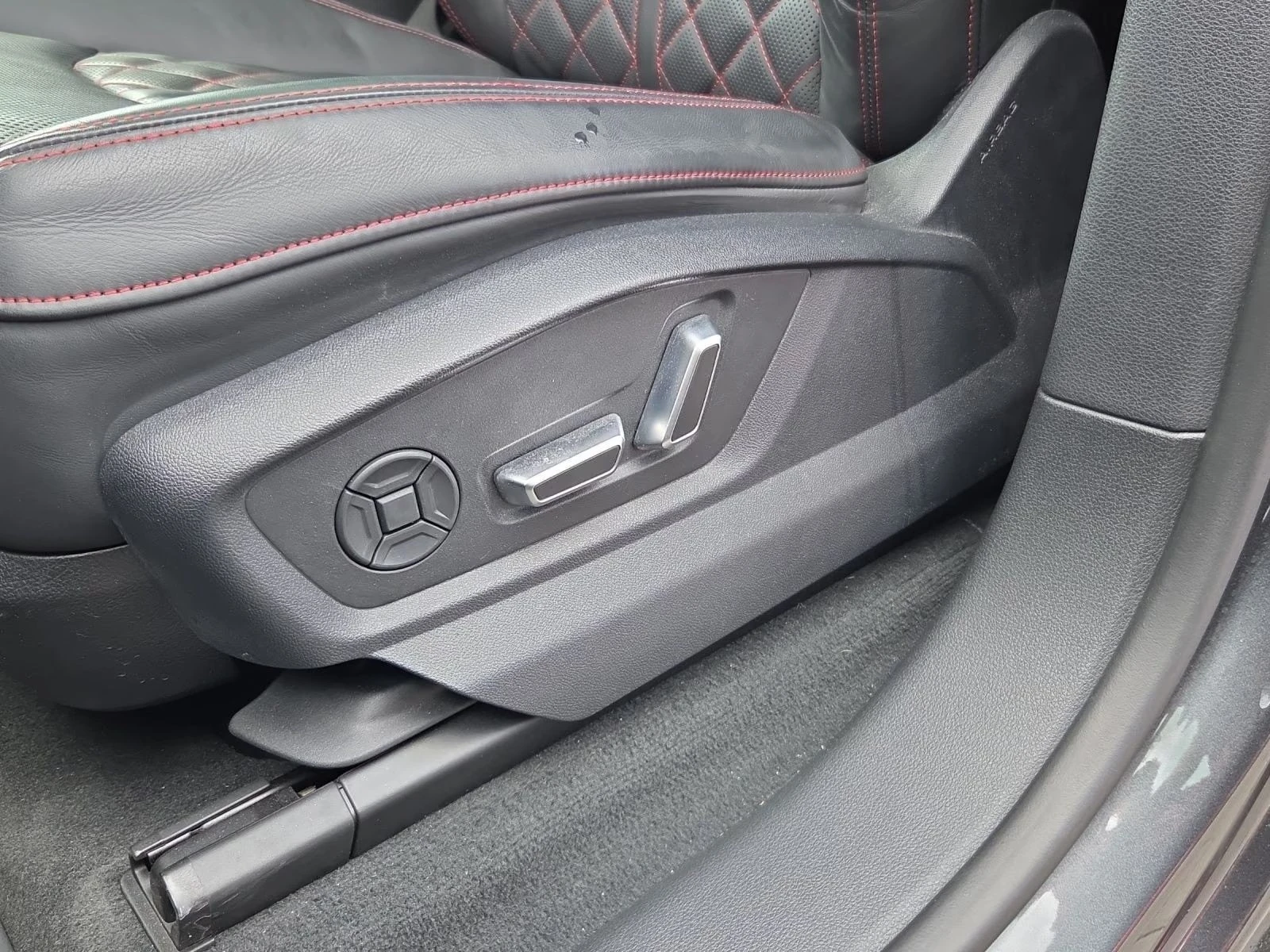 Audi SQ8 FACELIFT / BLACK OPTIC / B&O / HUD / PANO / 360 /, снимка 6 - Автомобили и джипове - 56068167
