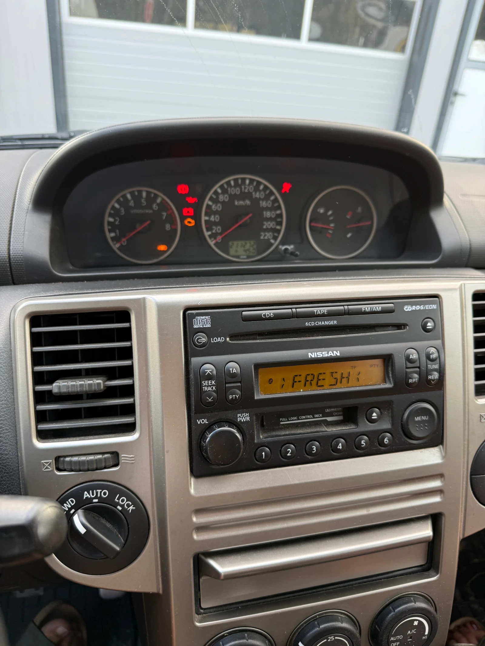 Nissan X-trail, снимка 8 - Автомобили и джипове - 56165840