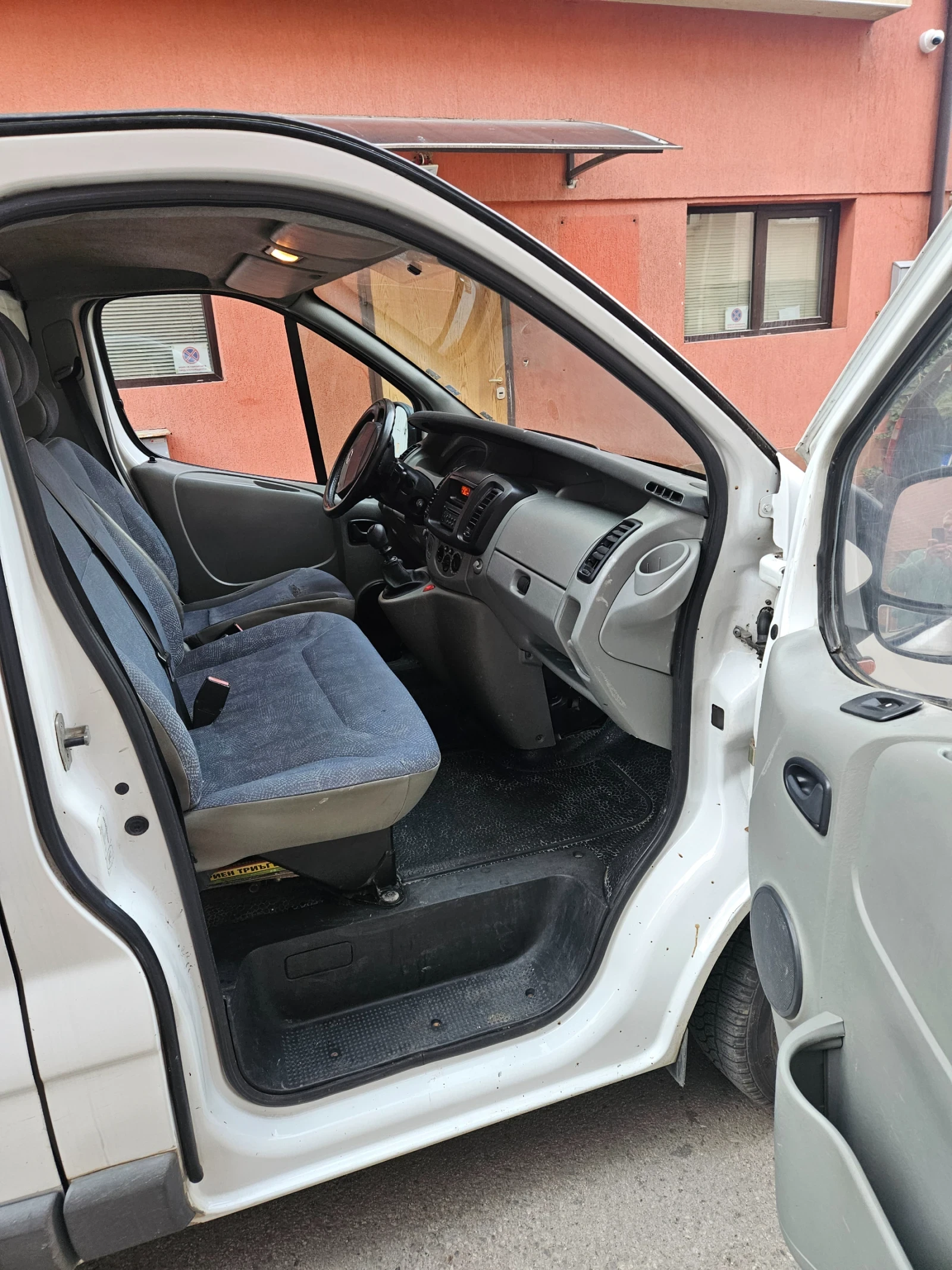 Nissan Primastar, снимка 7 - Бусове и автобуси - 54047886