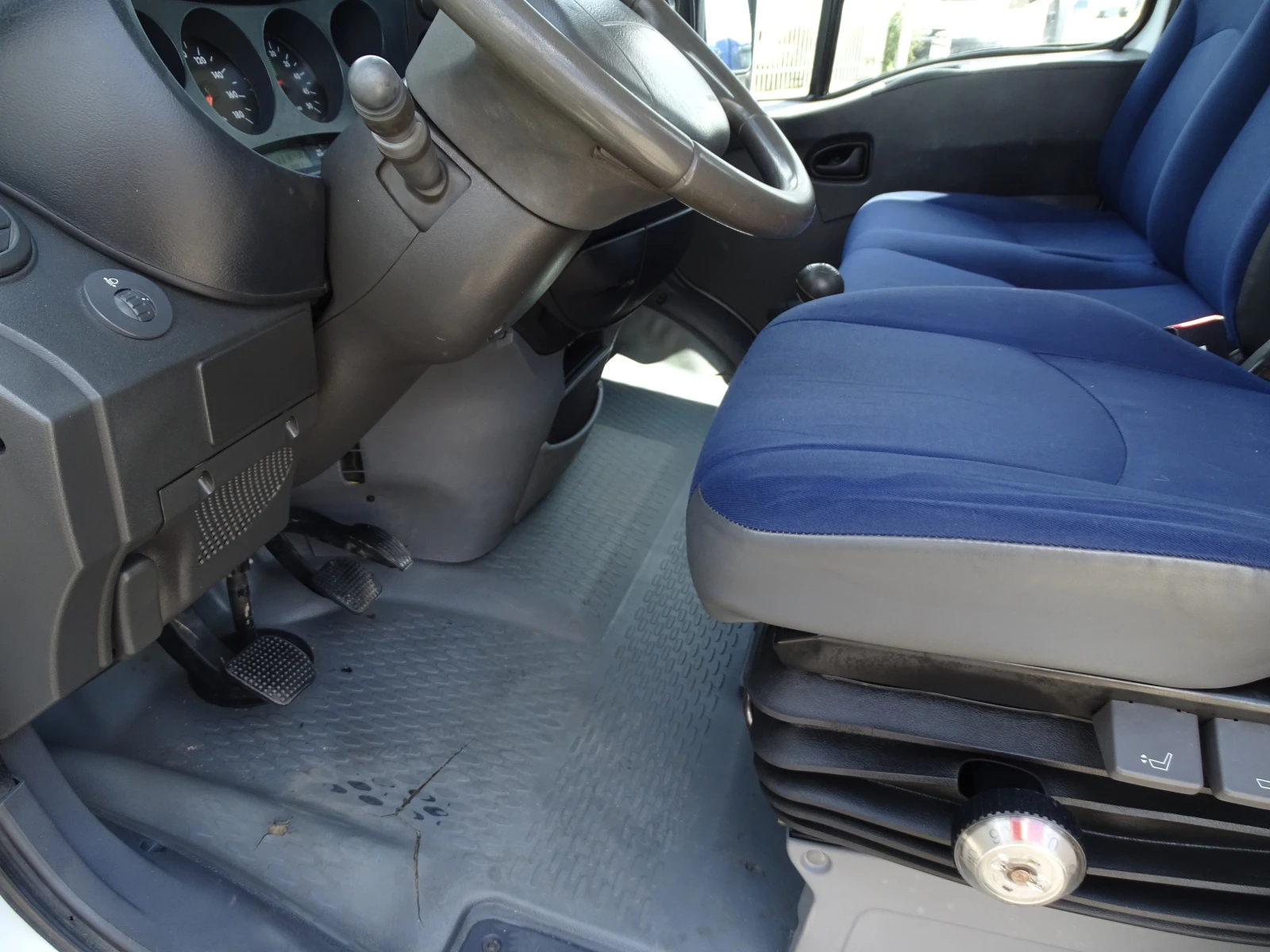 Iveco 35c17 3.0HPI  КАТ. * Б* , снимка 8 - Бусове и автобуси - 54994251
