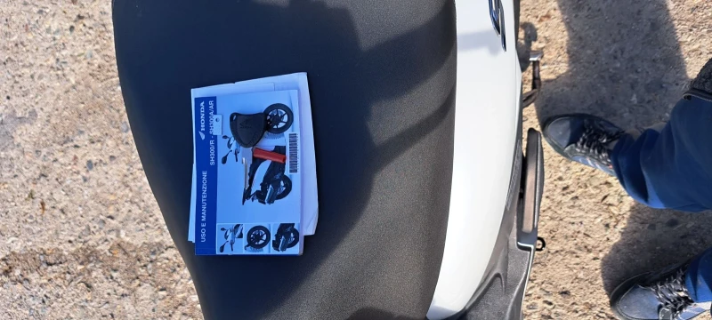 Honda Sh 300 perfecten , снимка 8 - Мотоциклети и мототехника - 52614500