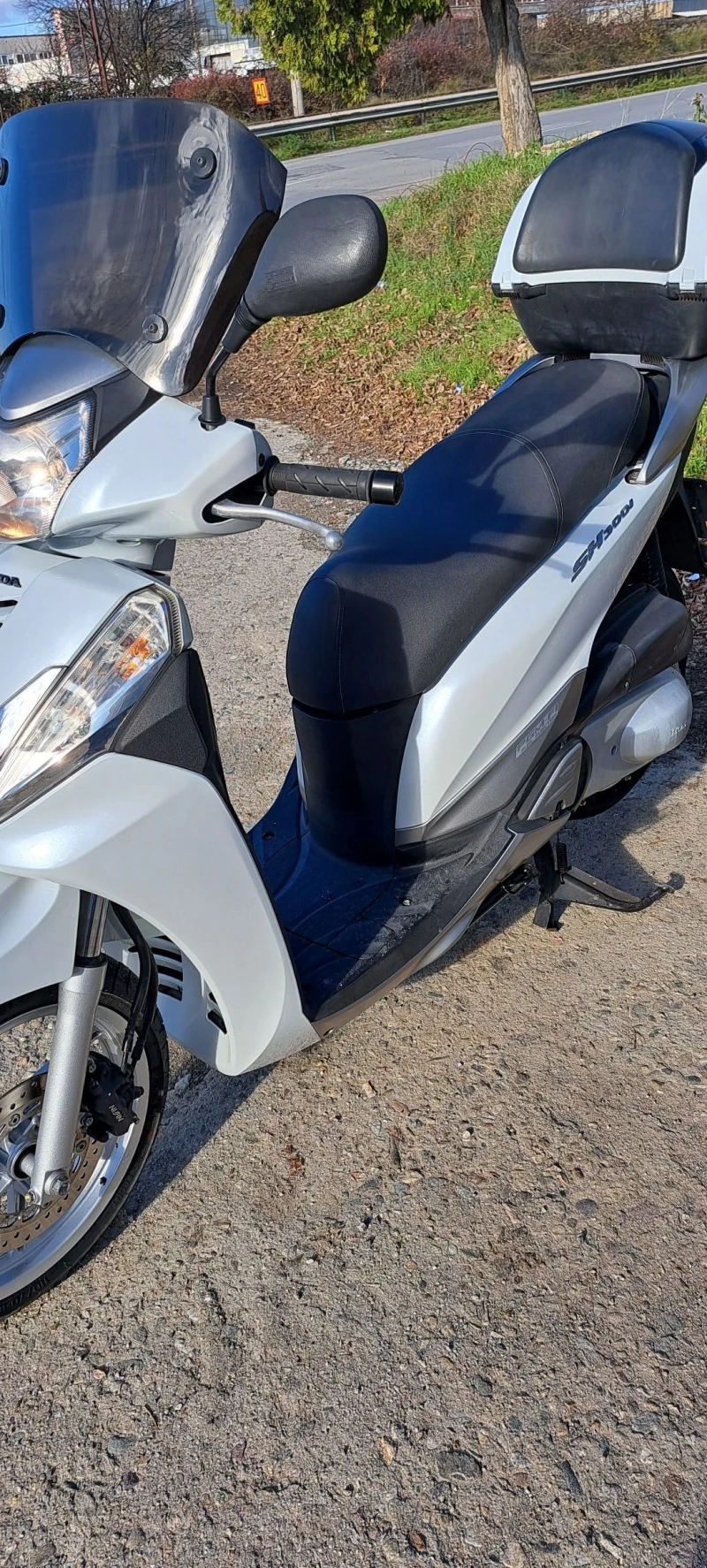 Honda Sh 300 perfecten , снимка 9 - Мотоциклети и мототехника - 52614500