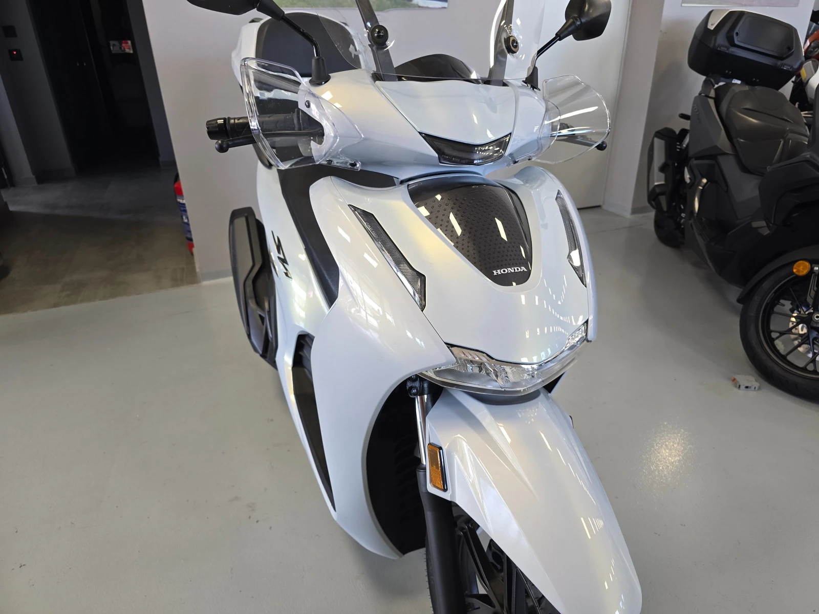 Honda Sh 350ie, Model 2026г., Нов-700км.!, снимка 10 - Мотоциклети и мототехника - 54253324