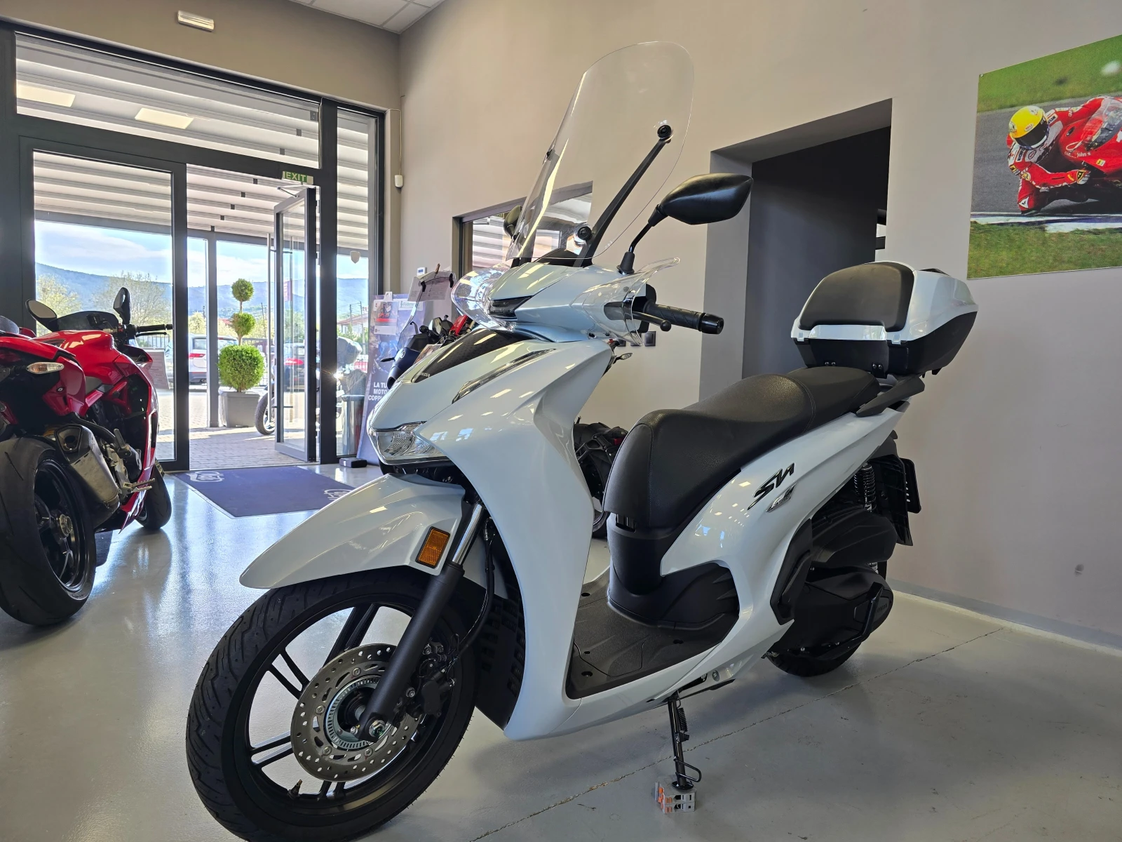 Honda Sh 350ie, Model 2026г., Нов-700км.!, снимка 7 - Мотоциклети и мототехника - 54253324