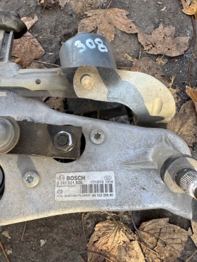 Peogeot 308 T9 2015г механизъм с моторче за чистачки, снимка 2