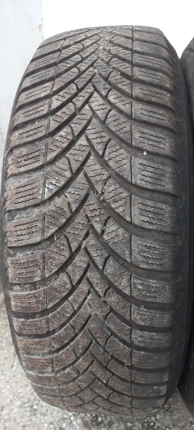 Гуми Зимни 195/65R15, снимка 8