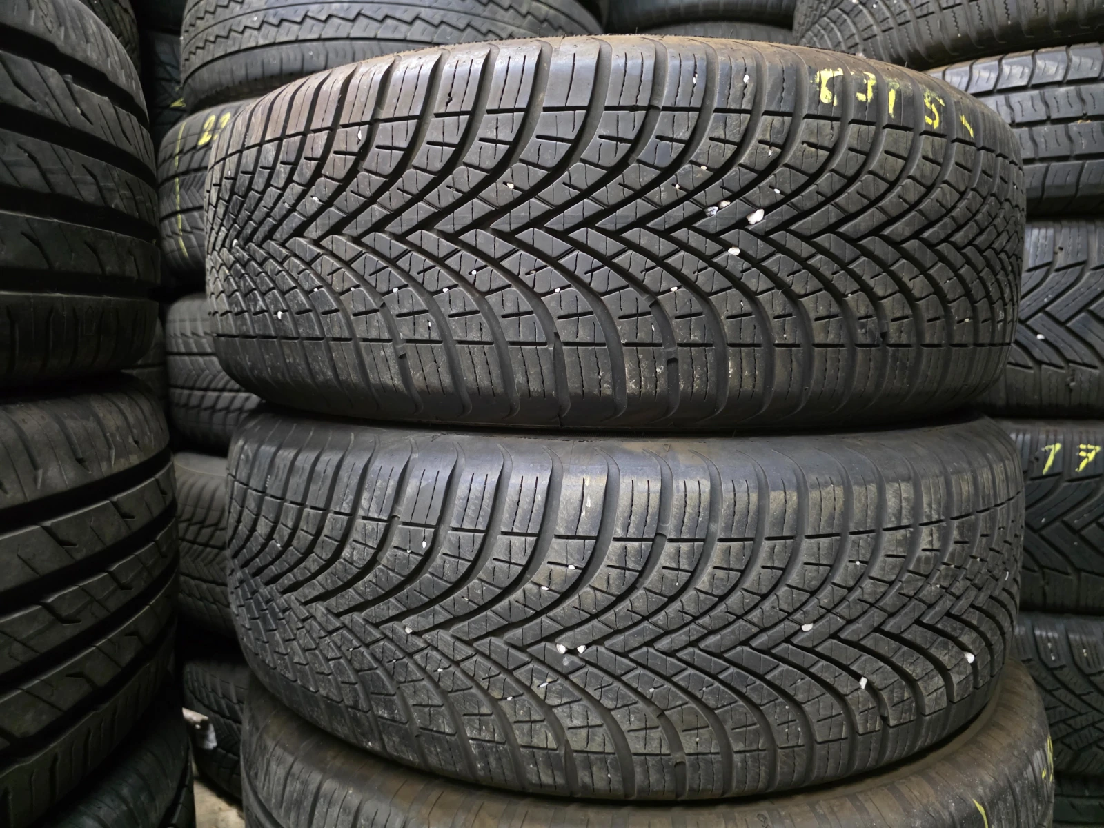 Гуми Всесезонни 205/60R16, снимка 5 - Гуми и джанти - 55485959