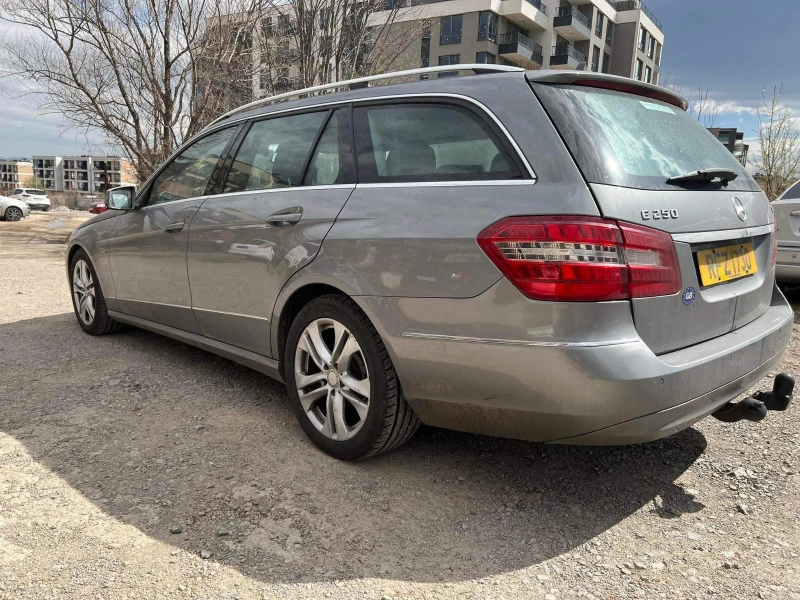 Mercedes-Benz E 250, снимка 5 - Автомобили и джипове - 46980385