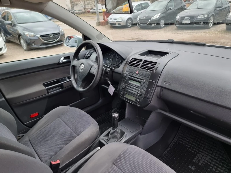 VW Polo 1.2I, снимка 16 - Автомобили и джипове - 44101258