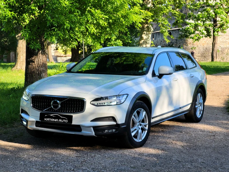 Volvo V90 Cross Country D5 / 4x4 / ДИСТРОНИК / ПОДГРЕВ / ЛИЗИНГ, снимка 2 - Автомобили и джипове - 45964749