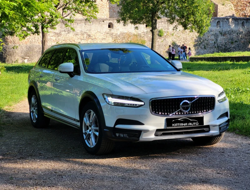 Volvo V90 Cross Country D5 / 4x4 / ДИСТРОНИК / ПОДГРЕВ / ЛИЗИНГ, снимка 1 - Автомобили и джипове - 45964749