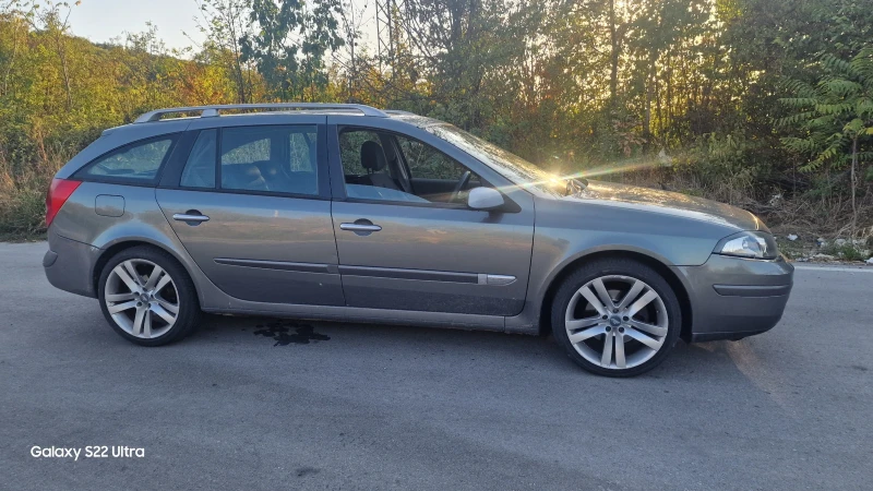 Renault Laguna 2.2 dci, снимка 3 - Автомобили и джипове - 47394278