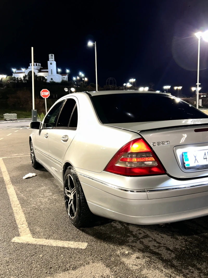 Mercedes-Benz C 220, снимка 4 - Автомобили и джипове - 48300208